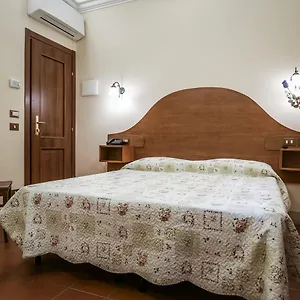 4 Coronati Hotel
