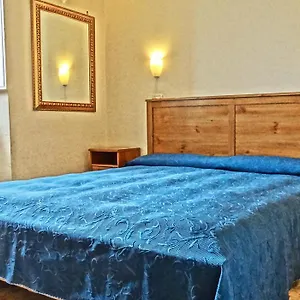 House Bed & Breakfast